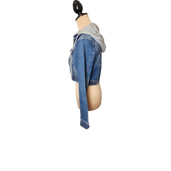 Urban Behavior Women's Hooded Denim Cropped Jacket in a Medium - Picture 2 of 8